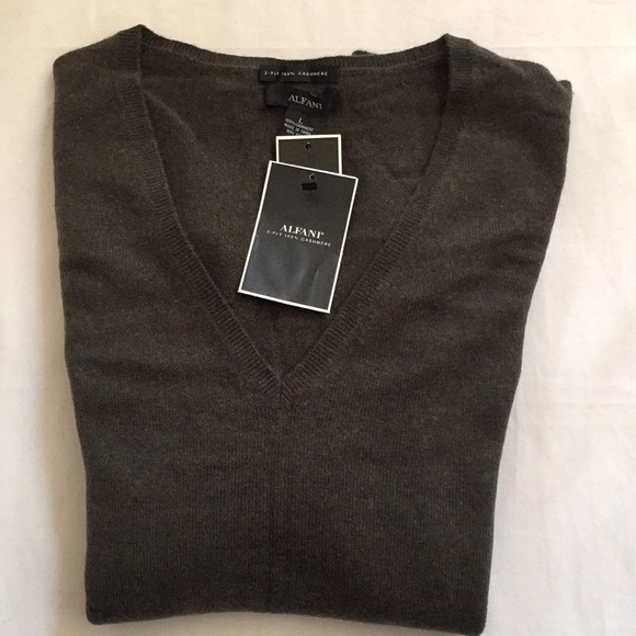 NWT Alfani 2 Ply Cashmere V Neck Sweater - Picture 6 of 6